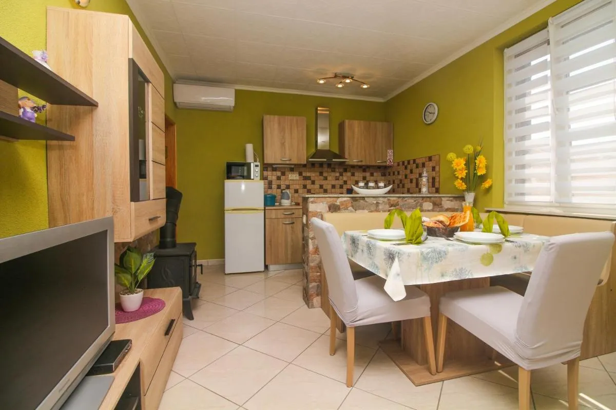 Image 1 of Apartmani Galešić