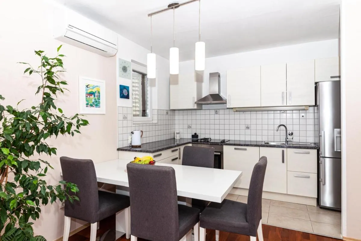 Image 2 of Apartment Best Sea View – in old town