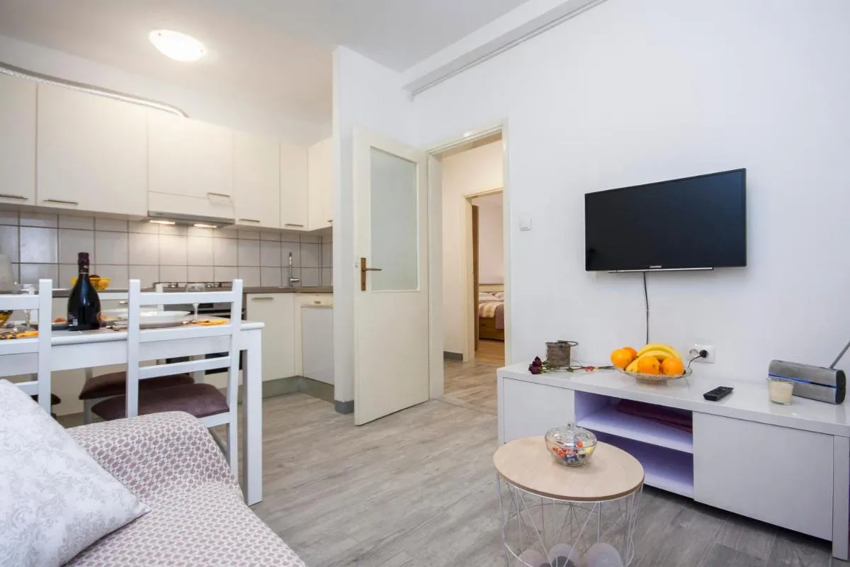 Image 3 of Apartment Marsela