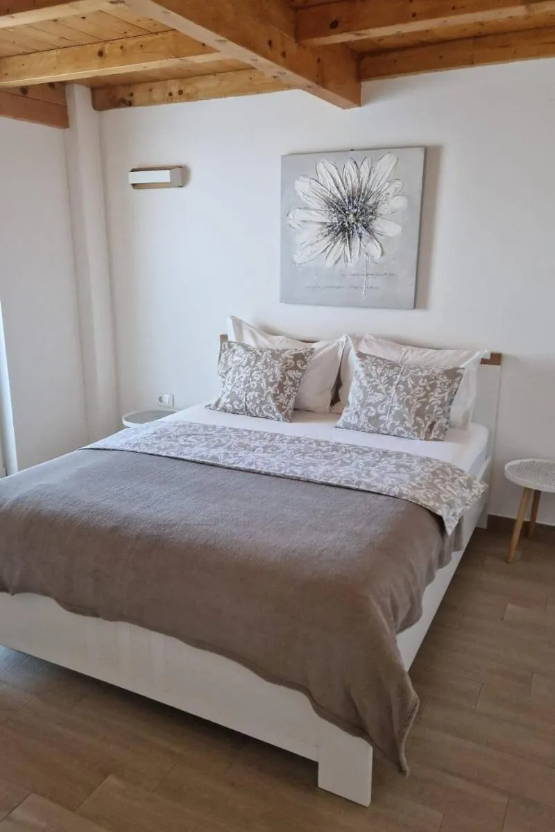 Image 3 of Apartments by the sea Grebastica, Sibenik – 4254