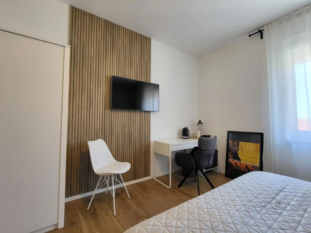 Image 2 of Central rooms