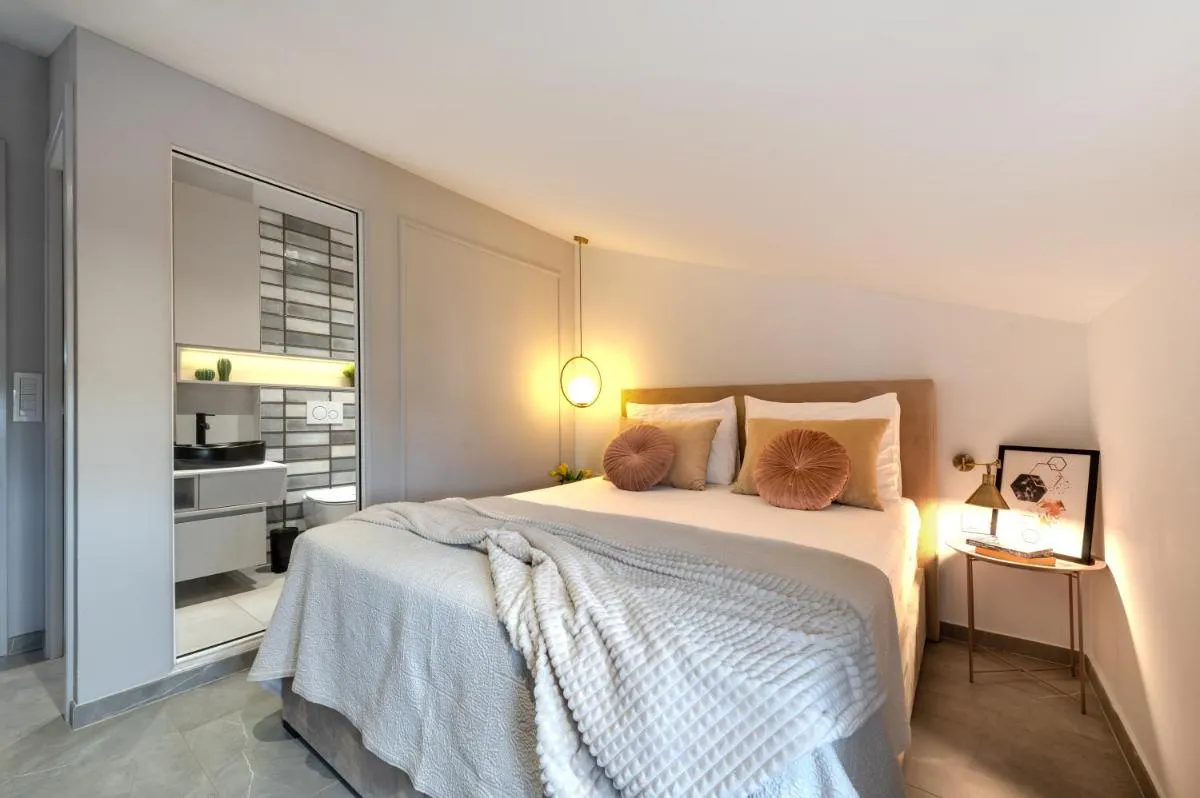 Image 6 of DANICA Luxury SeaSide Apartment