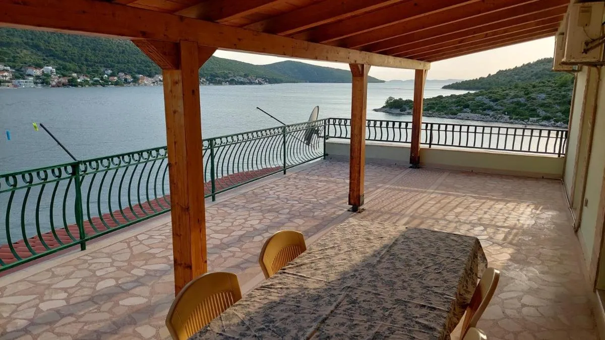 Image 4 of Direkt na moru – Bungalov