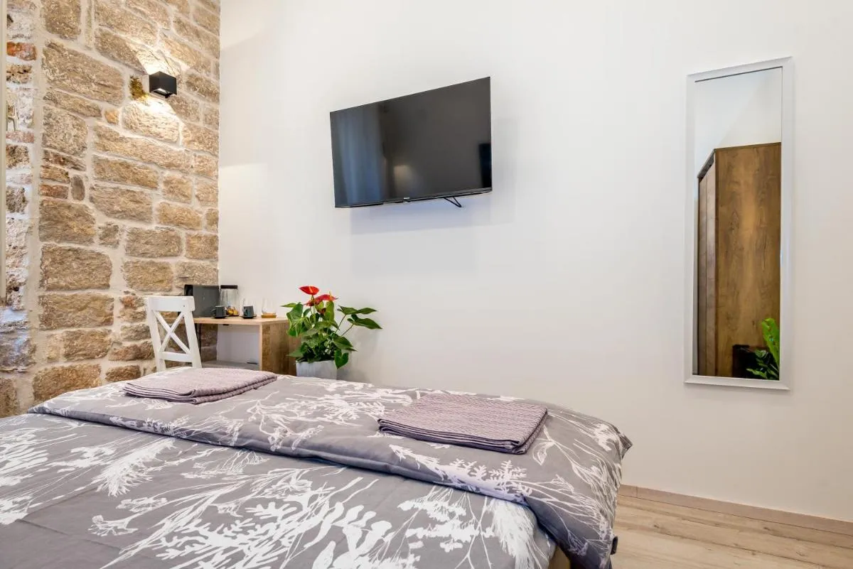 Image 3 of House Poletti