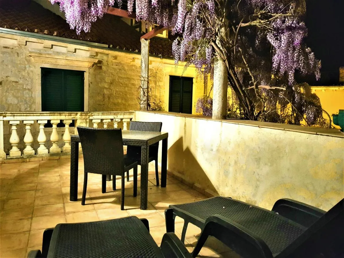 Image 4 of Medulić Palace Rooms & Apartments