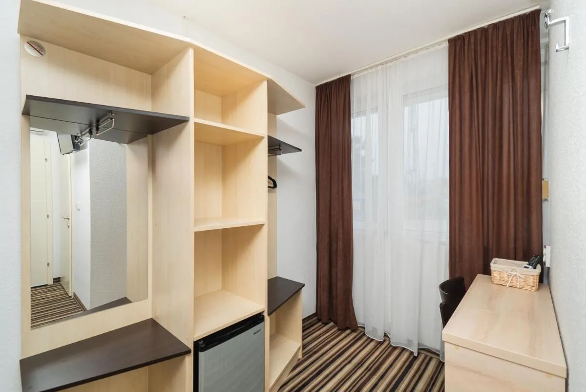 Image 2 of ParkCity rooms