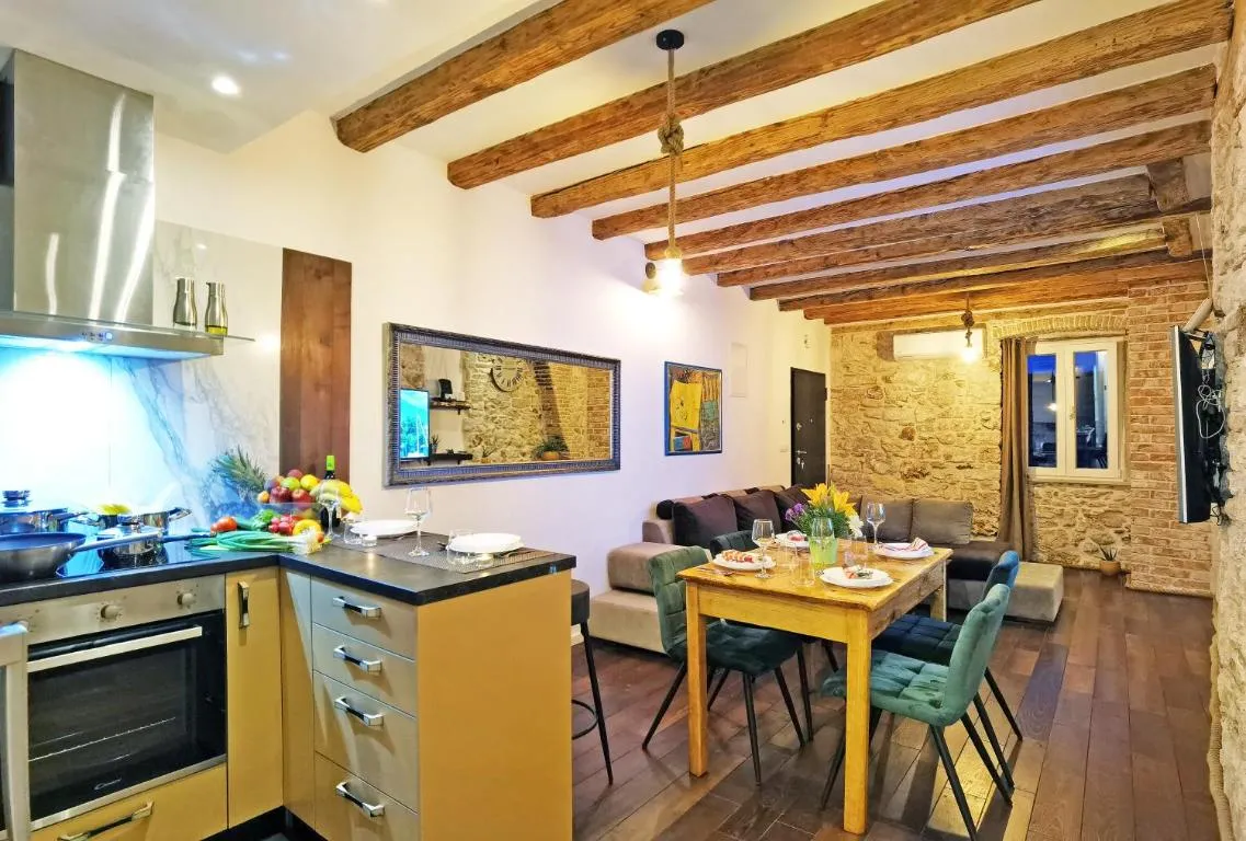 Image of Pearl Stone Apartments