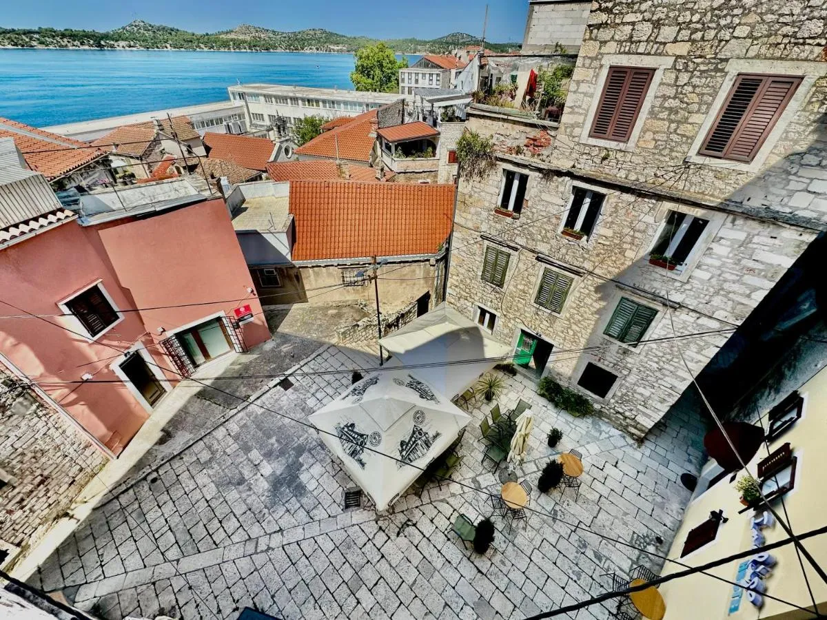 Image 5 of Primadonna Apartments