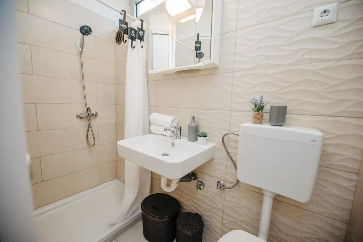 Image 2 of Studio apartmant Tonka