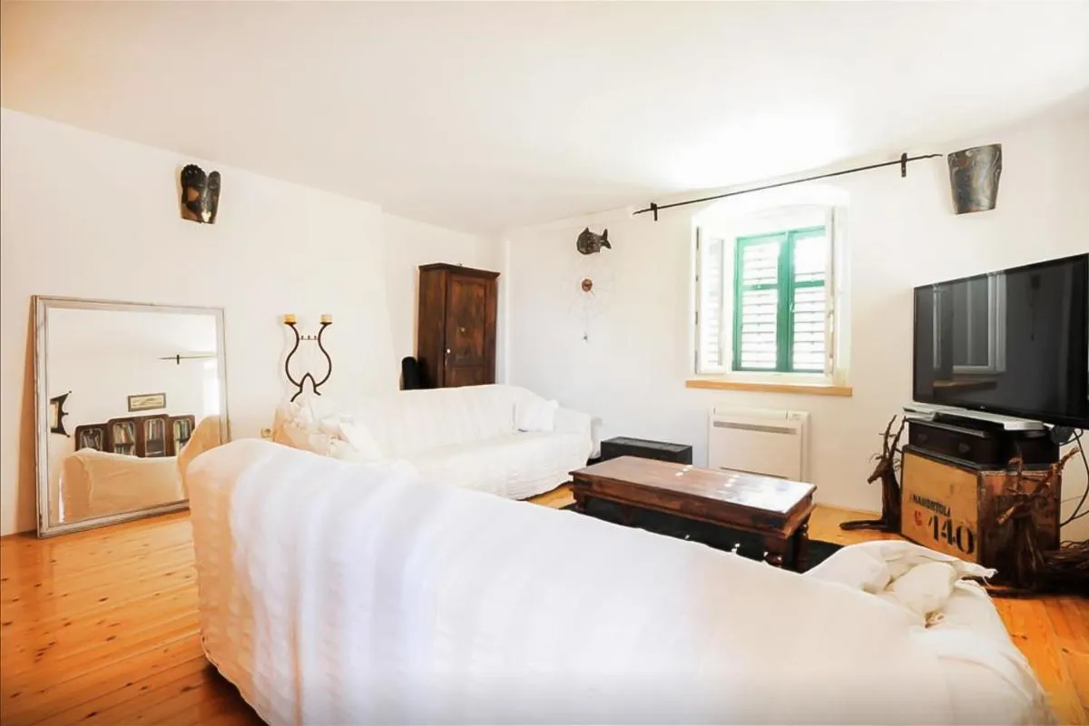 Image 4 of Torriano Holiday House