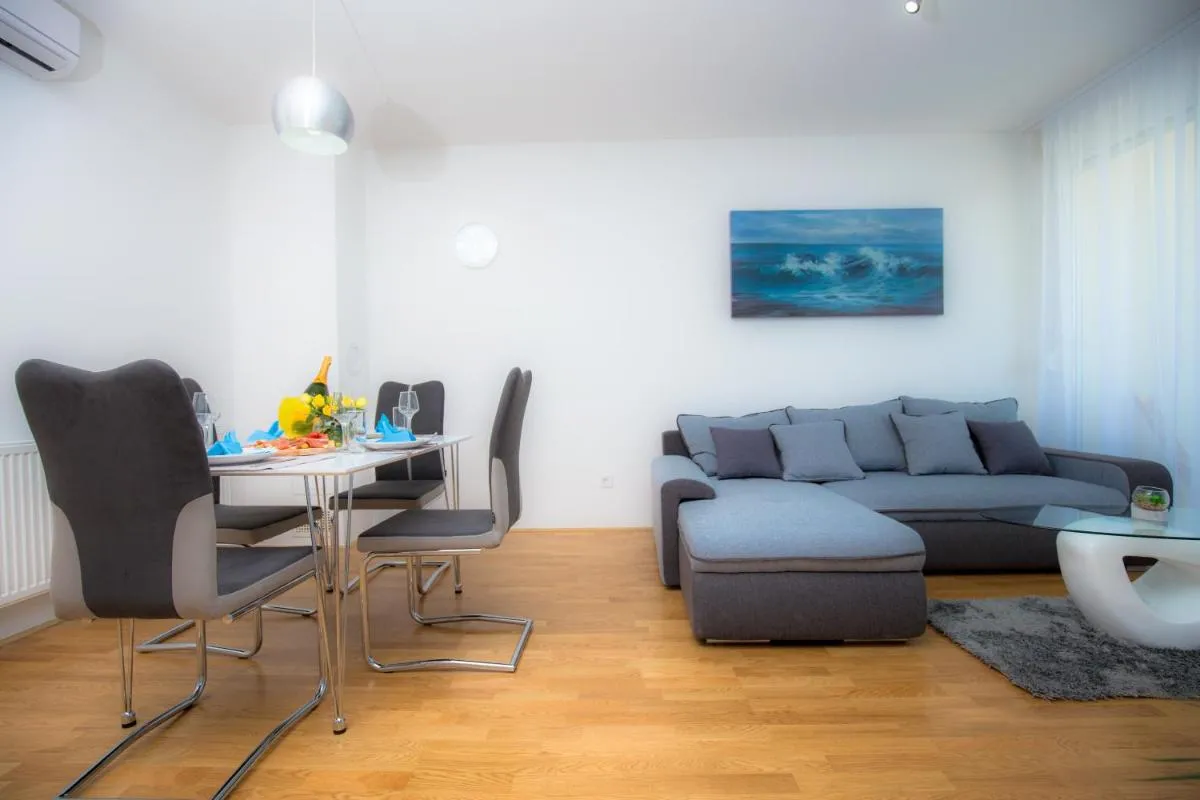 Image 4 of Vanilla apartment