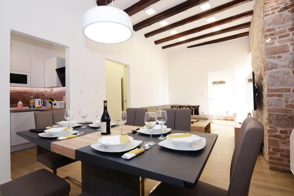 Image 1 of XY Suites – Design Apartments