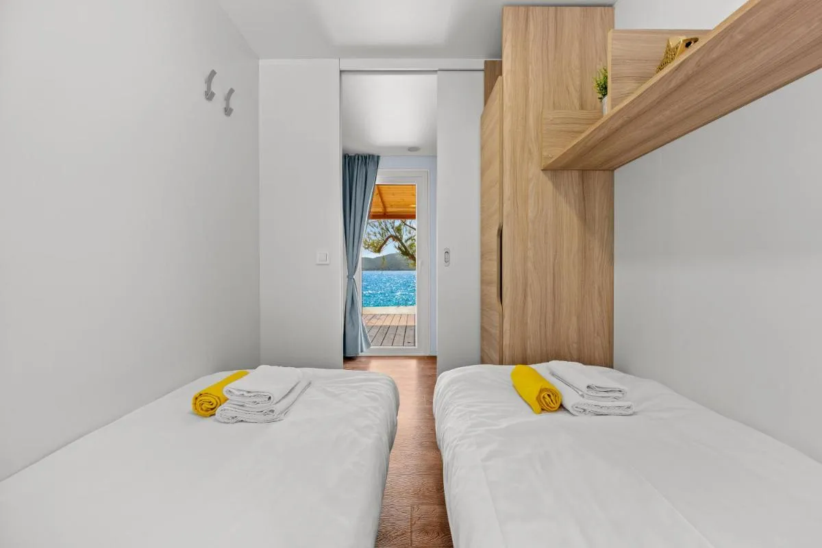 Image 1 of Amadria Park Deluxe Mobile Home