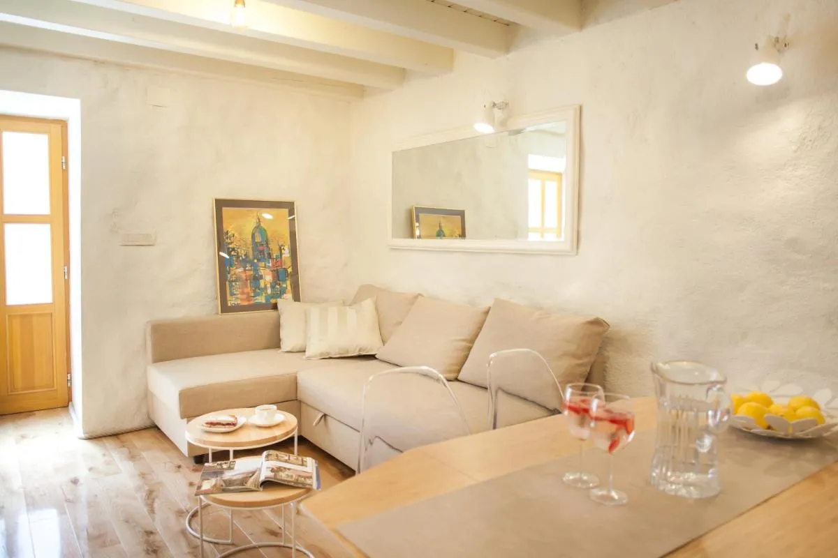 Image 2 of Apartman Brunela-free parking