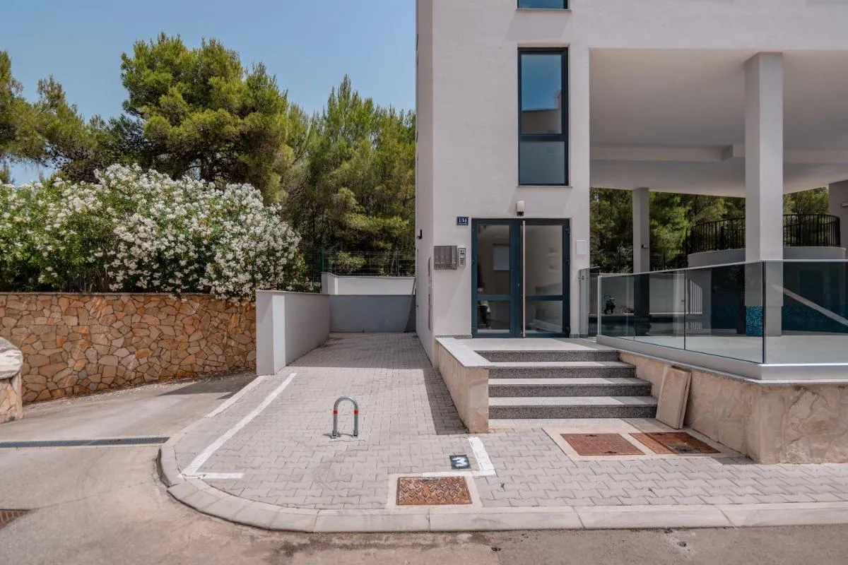Image 6 of Apartman Fjaka-spacious two bedroom apartment with parking