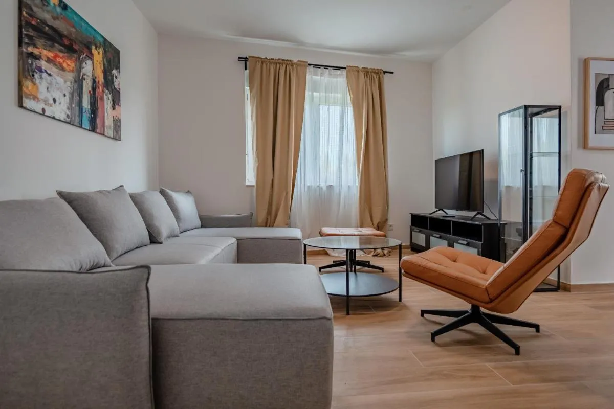 Image 5 of Apartman Fjaka-spacious two bedroom apartment with parking