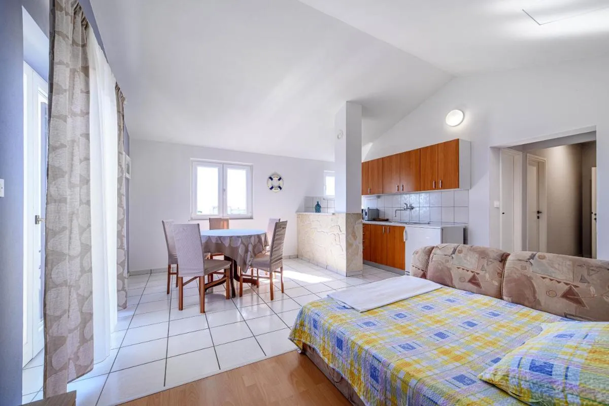 Image 3 of Apartman More