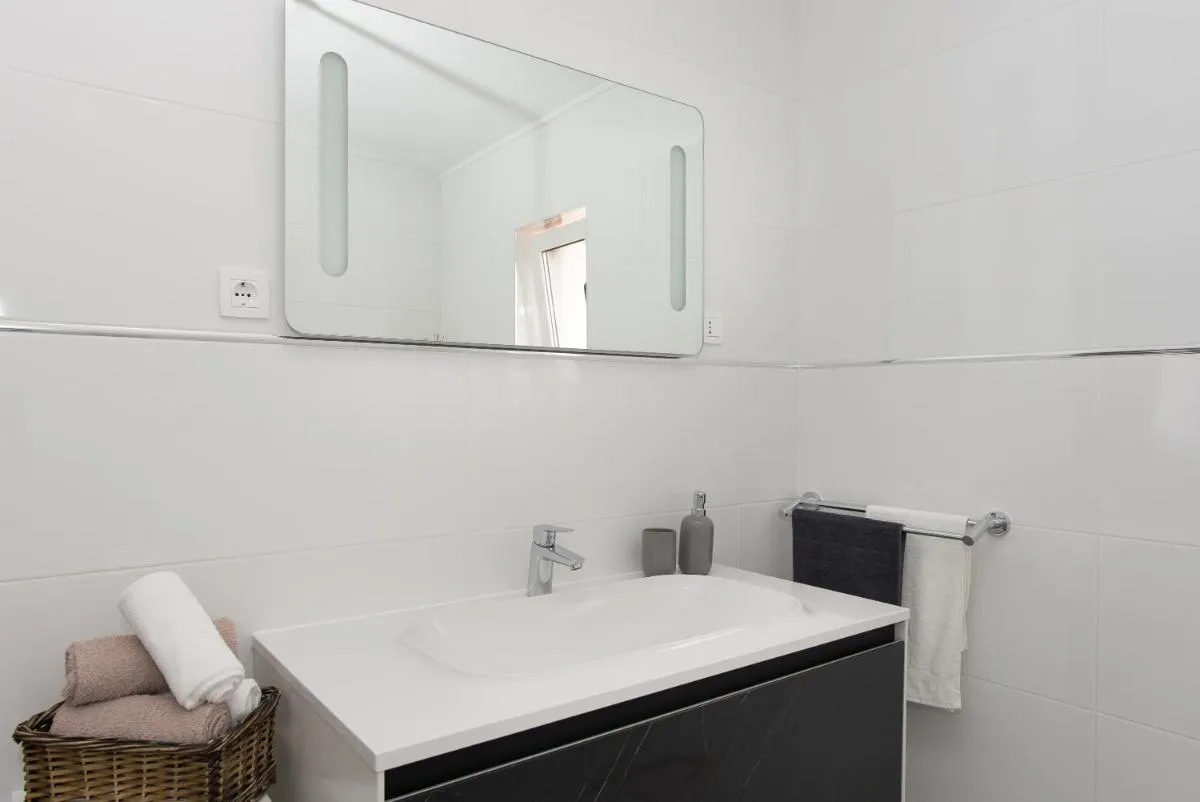 Image 2 of Apartment Anchor