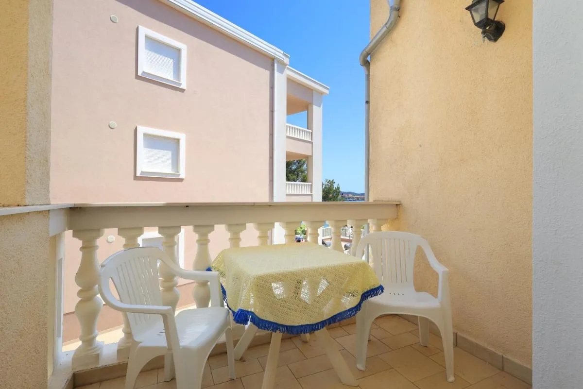 Image 3 of Apartment Brodarica 15270c