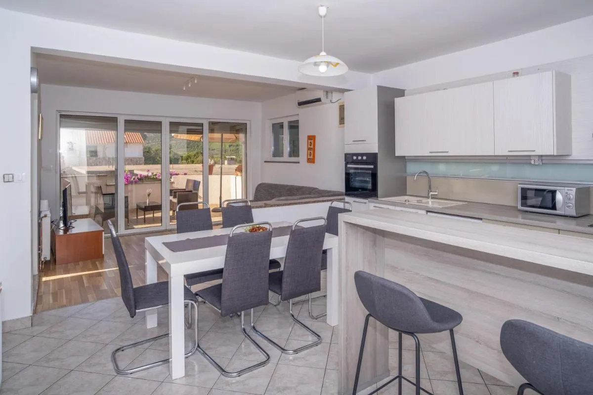 Image 4 of Apartment Bura