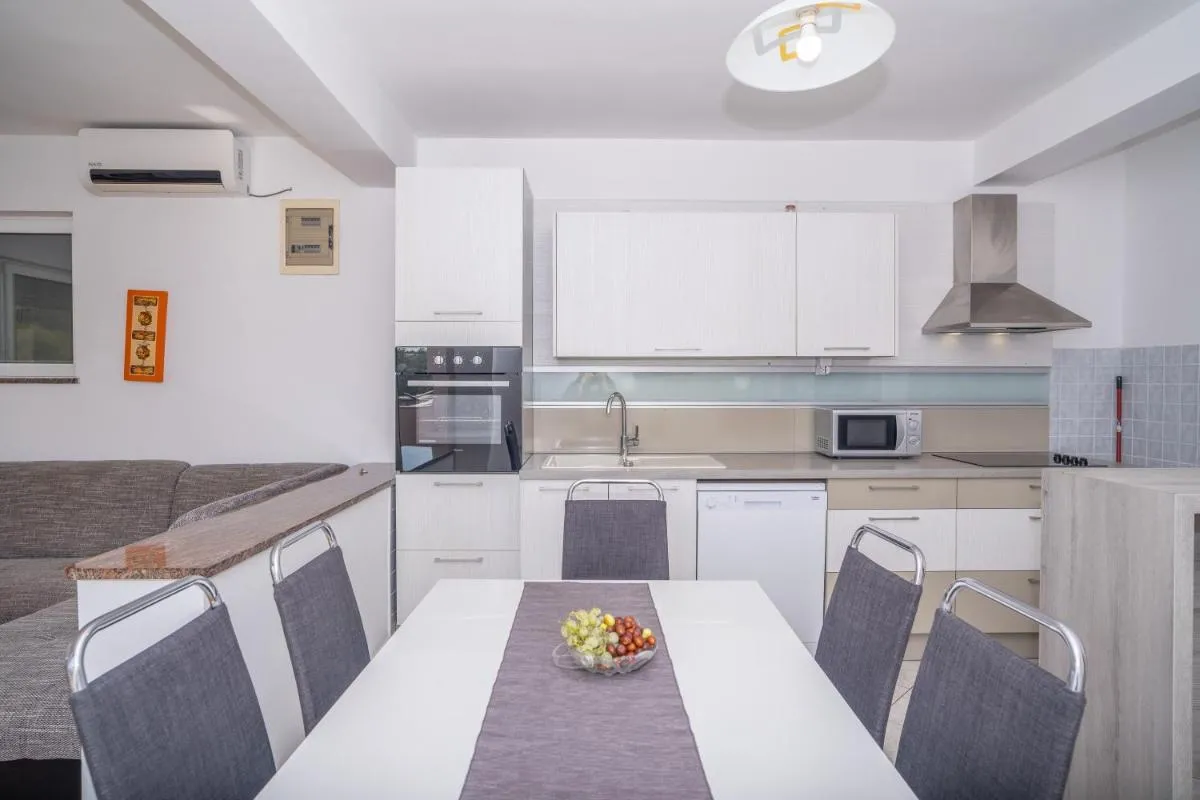 Image 5 of Apartment Bura