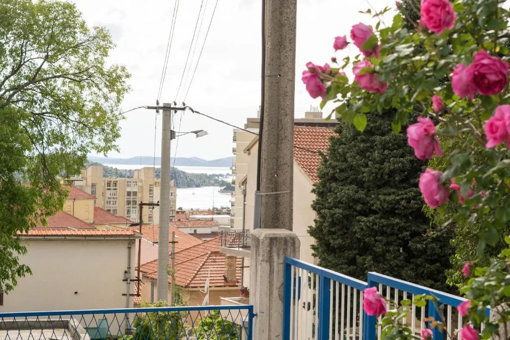 Image of APARTMENT KATA