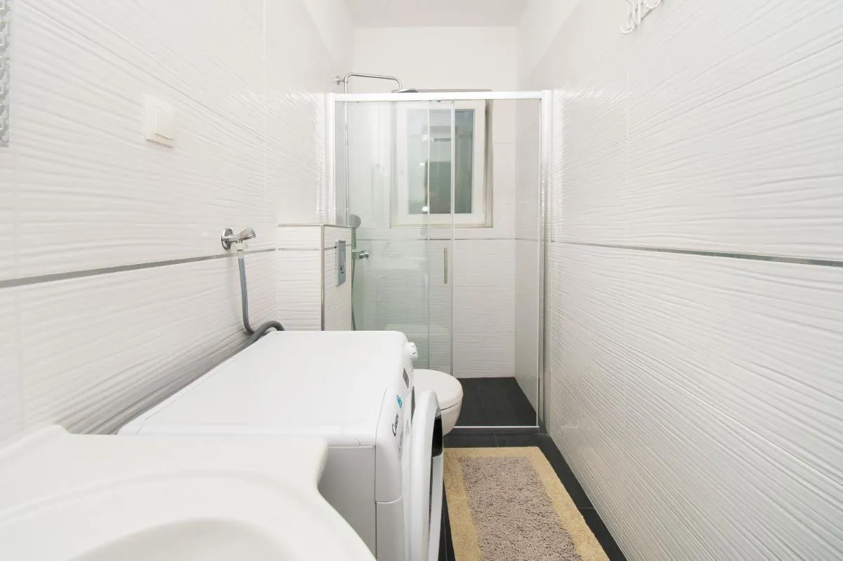 Image 2 of APARTMENT KATA