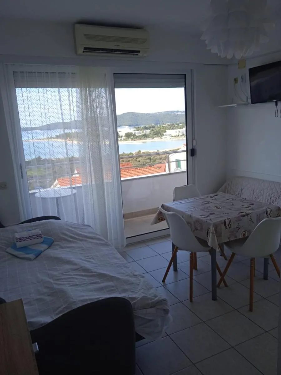 Image 5 of Apartment Luka with Balcony, sea view and FREE parking