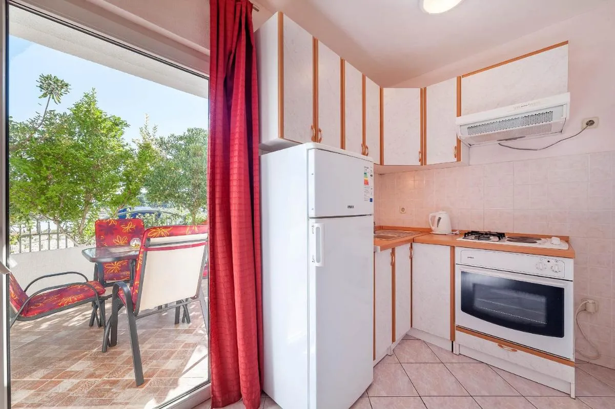 Image 3 of Apartments Maras