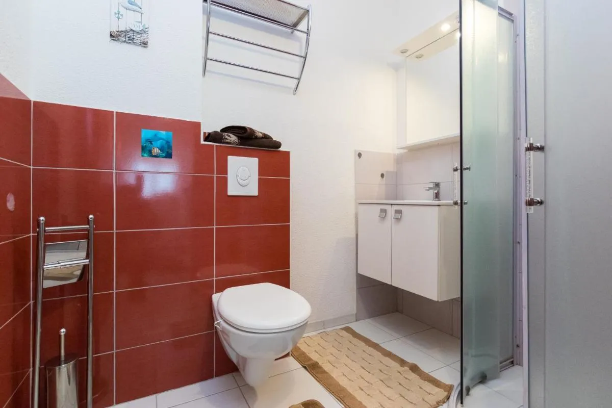 Image 2 of Apartments and rooms with parking space Grebastica, Sibenik – 17831