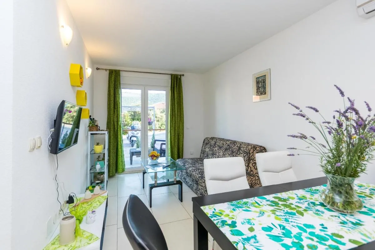 Image 3 of Apartments and rooms with parking space Grebastica, Sibenik – 17831