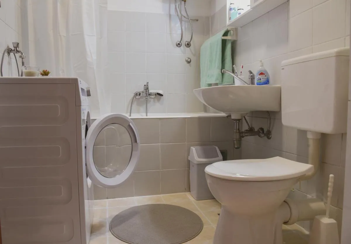Image 2 of Arli apartment