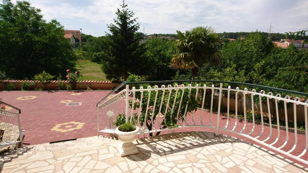 Image 2 of Countryside Family Retreat
