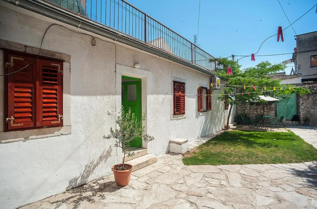 Image 5 of Dalmatian Garden – FREE parking – city centre