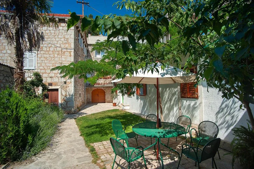 Image of Dalmatian Garden – FREE parking – city centre