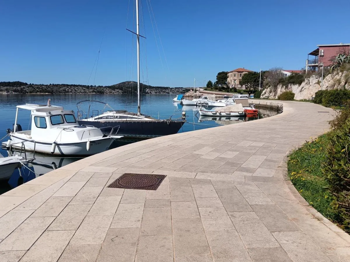 Image 5 of Dalmatian home with private parking