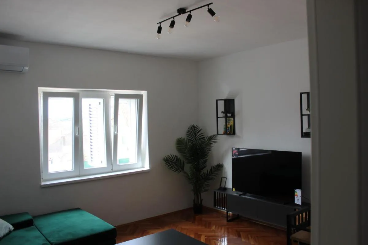 Image 4 of Dalmatian home with private parking