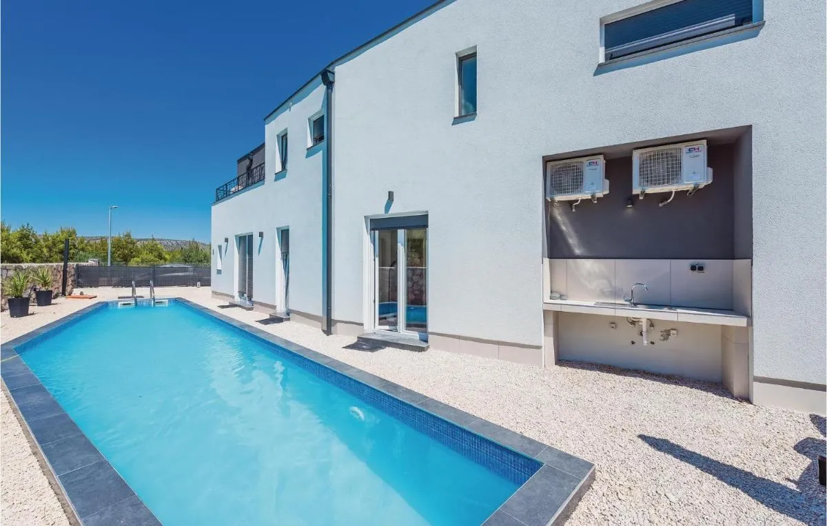 Image 5 of Four-Bedroom Holiday Home In Sibenik