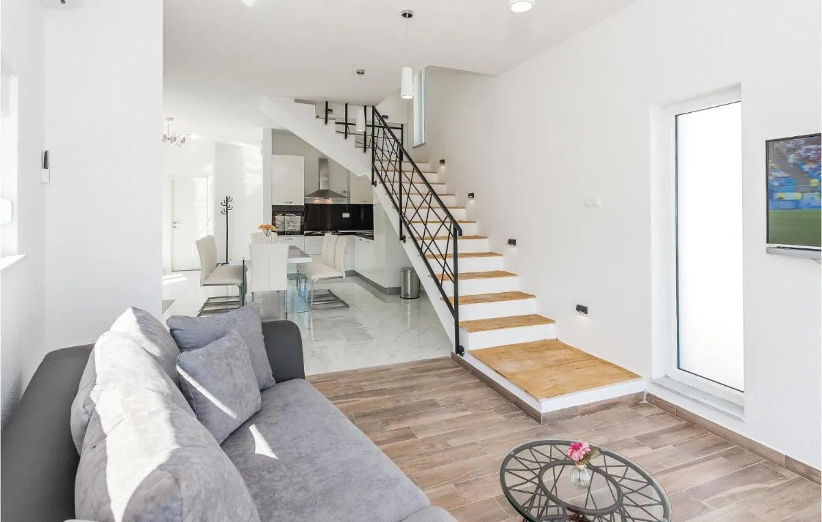 Image 1 of Four-Bedroom Holiday Home In Sibenik