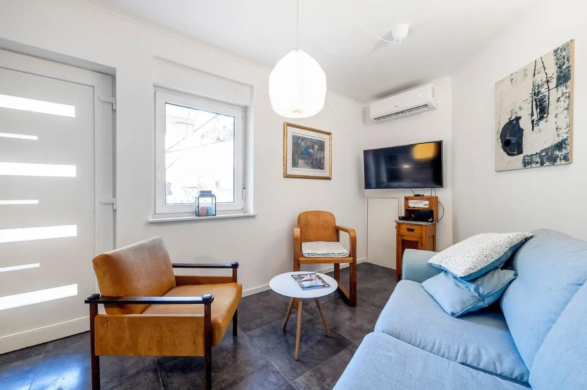 Image 2 of Green Oasis City Center Apartment