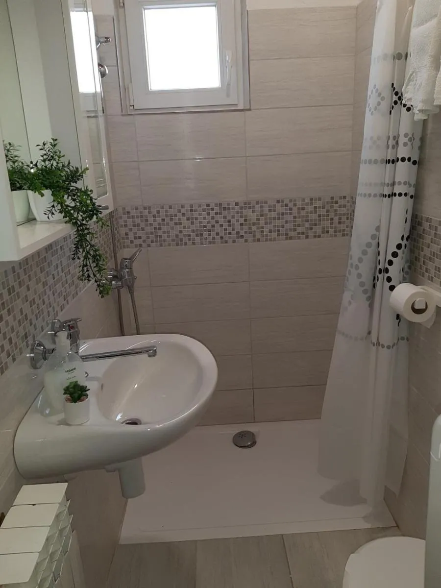 Image 3 of Guesthouse Brodarica (3814)