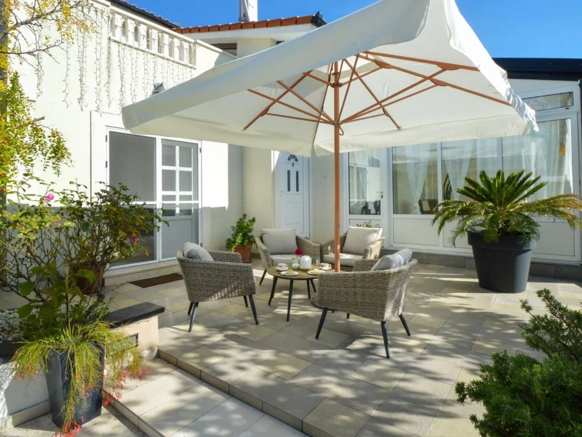 Image 3 of Holiday Home Villa Bloom garden by Interhome