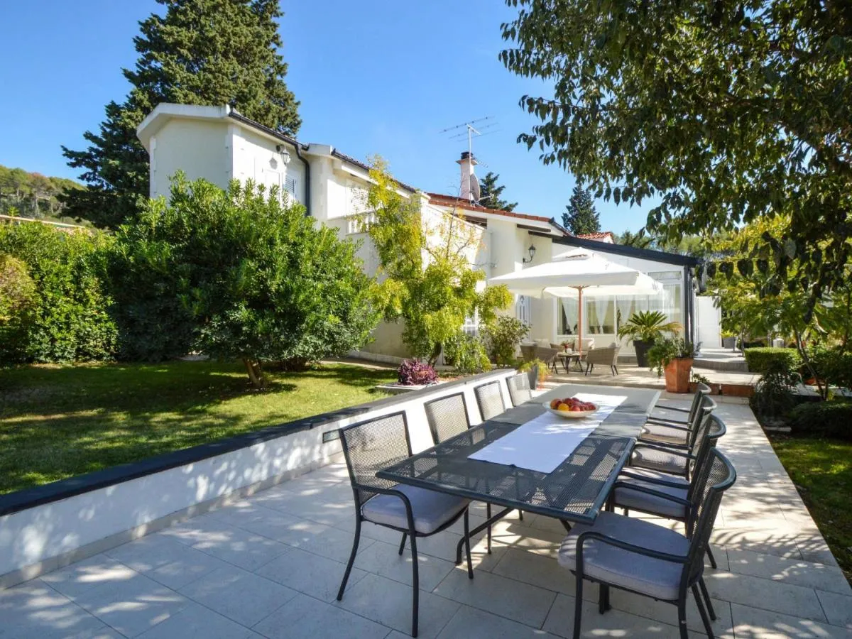 Image 5 of Holiday Home Villa Bloom garden by Interhome