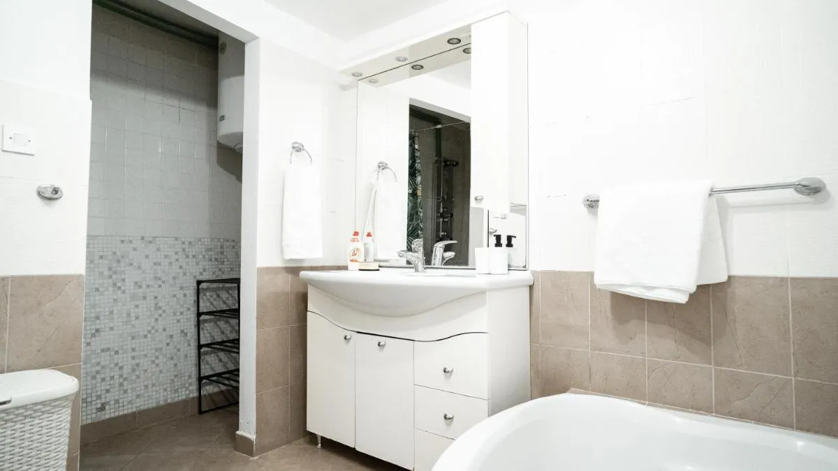 Image 2 of House Gorica