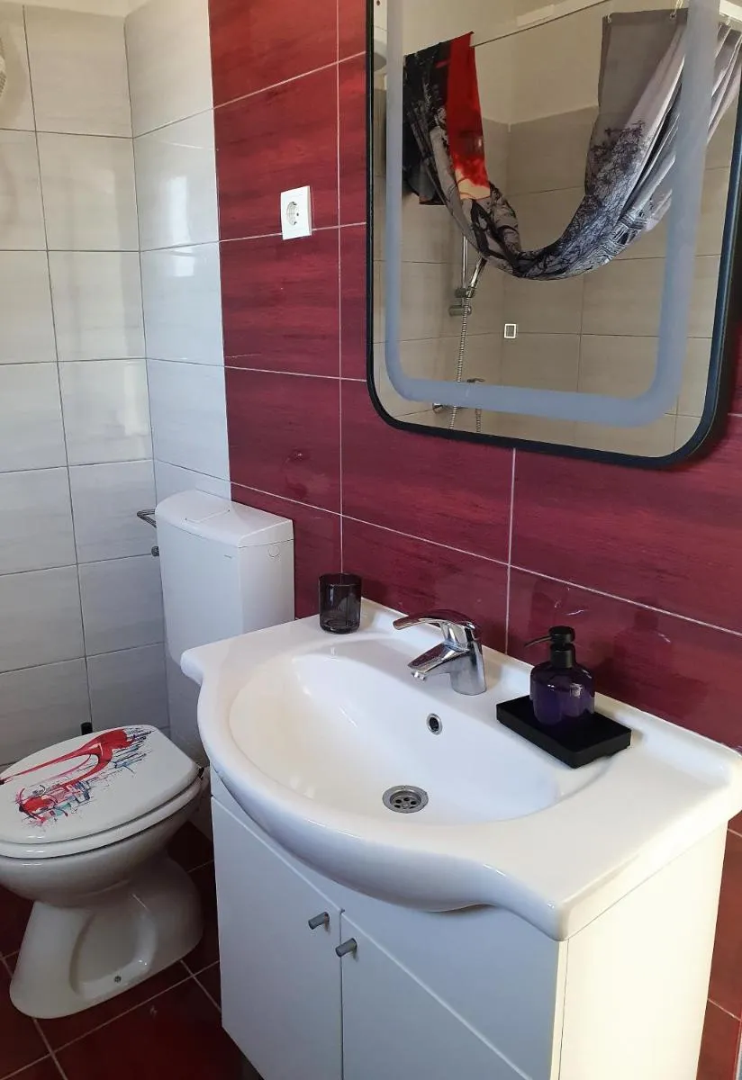 Image 3 of InFresh holiday house