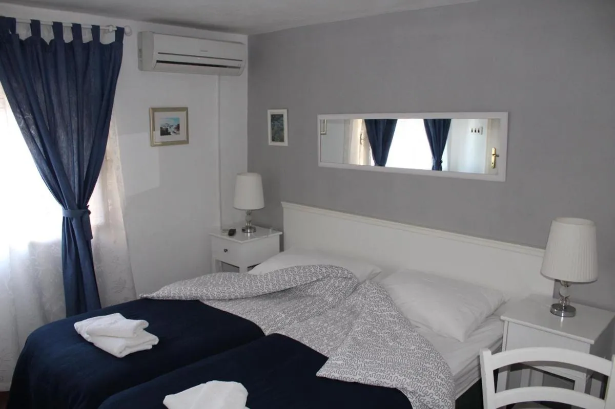 Image 2 of Karmelita’s place -studio