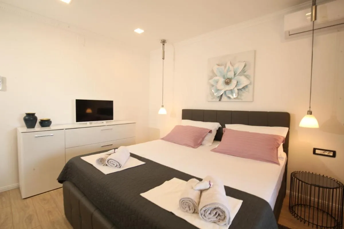 Image 6 of Luxurious seaview apartment