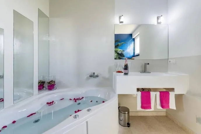 Image 2 of Luxury Apartment with Private Heated Pool
