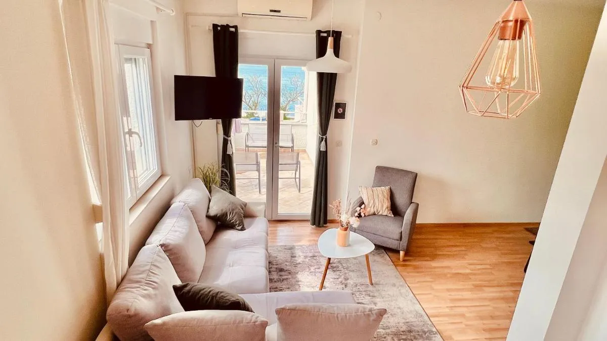 Image 4 of Luxury Beach Apartment w Sunset Sea Views