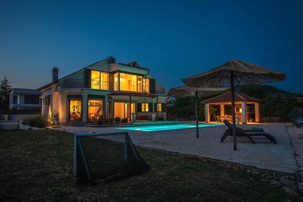 Image of Luxury villa with a swimming pool Vrpolje, Sibenik – 21843